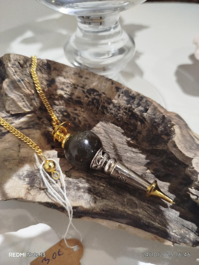 ⚫ Pendule en Tourmaline Noire
