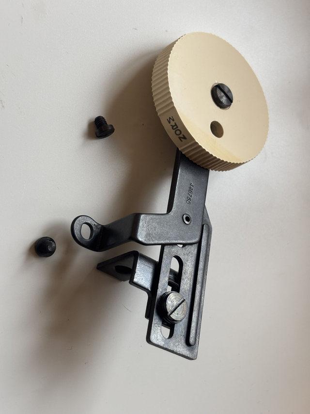 Régulateur de pression pied presseur machine à coudre Singer