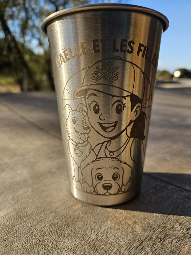 Gobelet "Gaelle et les filles "