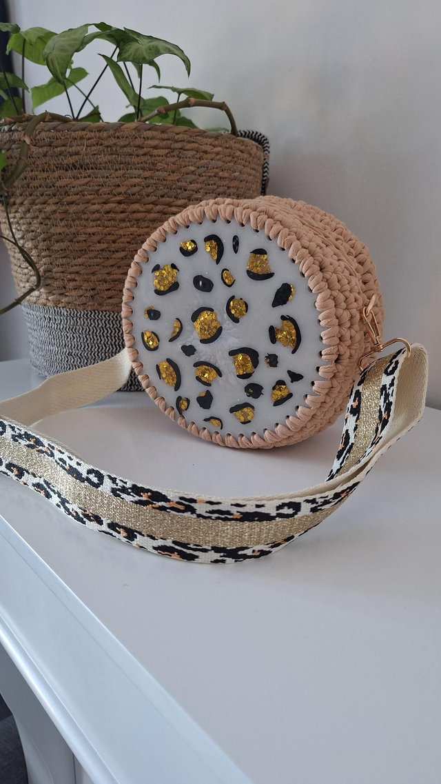 Sac résine et crochet leopard et noir 