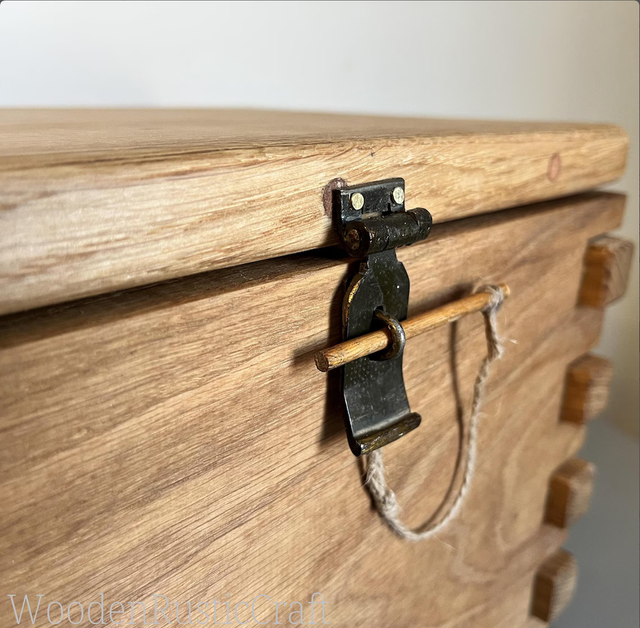 Country-Style Oak Keepsake Chest | Memory Box