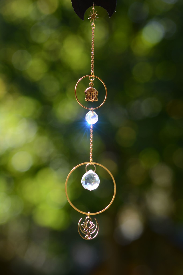 Attrape Soleil d'intérieur Upcyclé - BOUDDHISTE - Chambre à Air Valorisée & Perles Recyclées - Pièce Unique