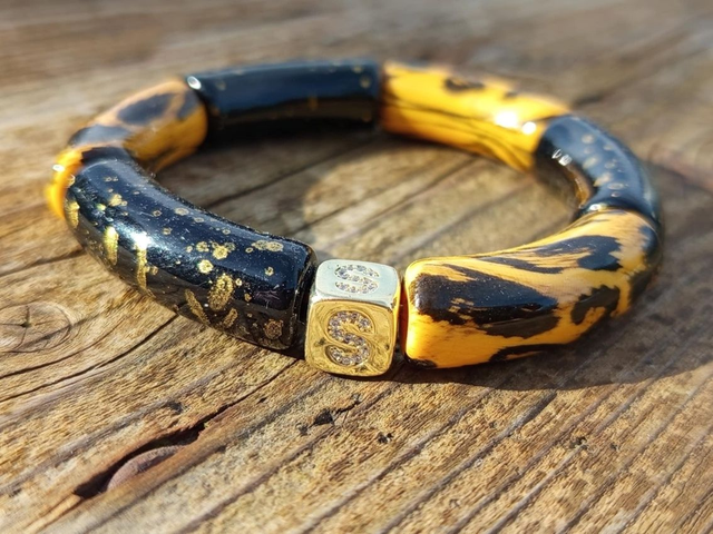 Bracelet jonc perles tubes acrylique léopard Indrani Jiraaph N°3