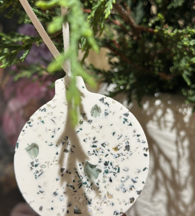 SET OF 4 BAUBLES GREEN