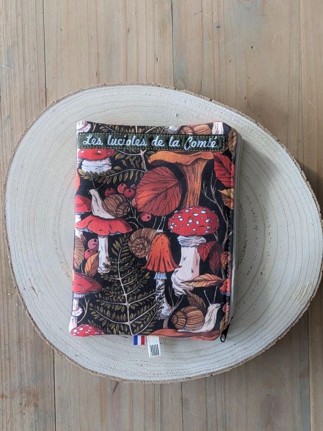 Pochette à liseuse champignons