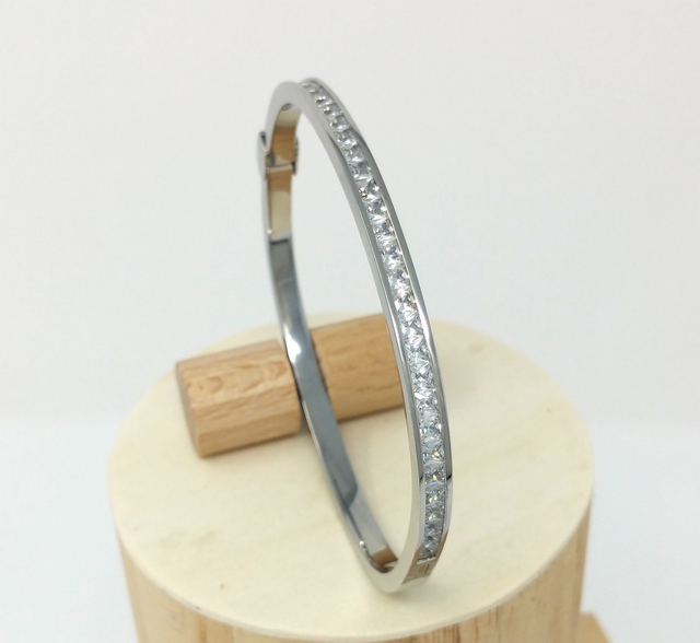 BRACELET ARGENT RHODIE ET ZYRCONIUM LYA2