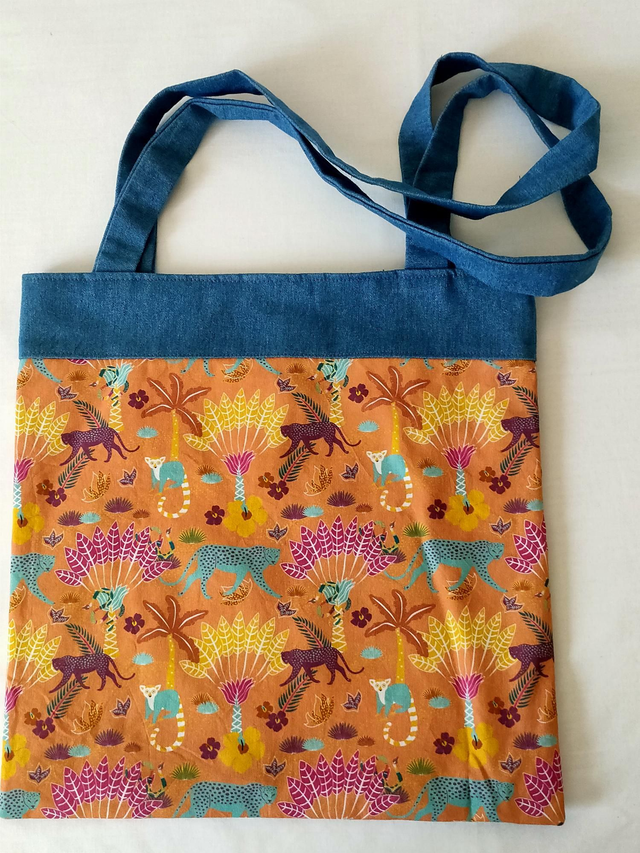 Tote bag