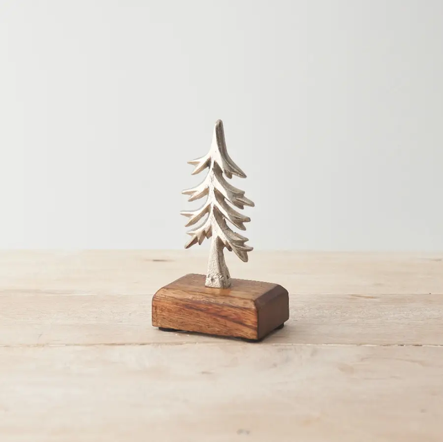 SMALL CHRISTMAS TREE ON WOOD 