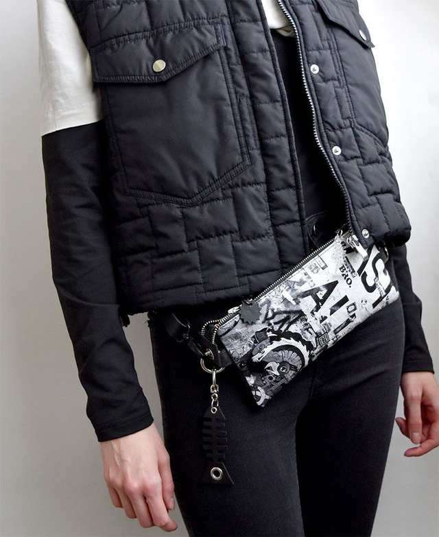 Chest-belt bag "BW Graffiti"