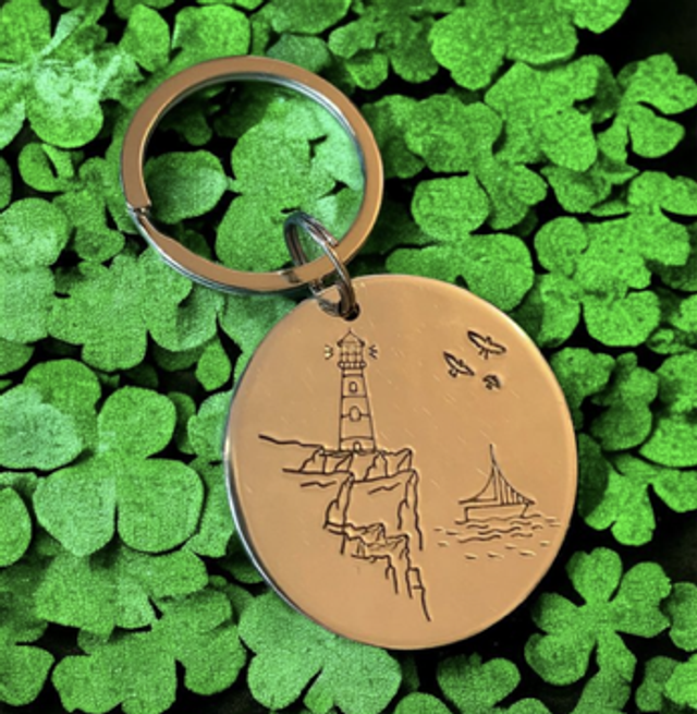 Keyring - Lighthouse theme with Irish greeting