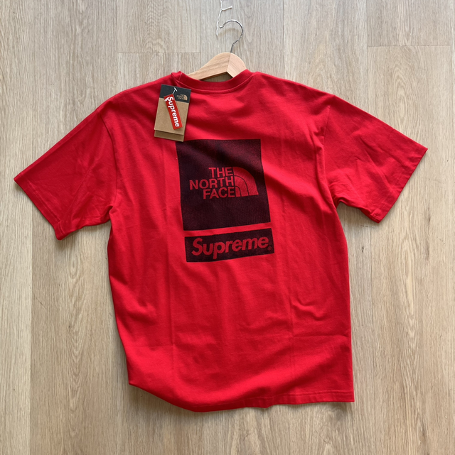 Supreme X TNF T-Shirt Red Size S - NEW