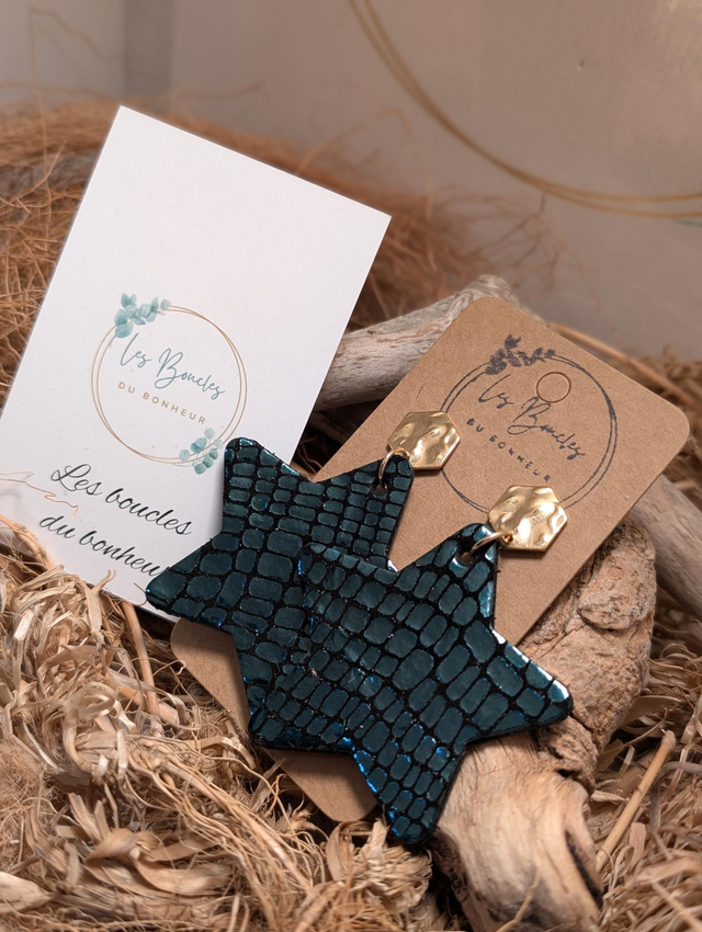 Boucles d&#039;oreilles Étoile vert sapin s155