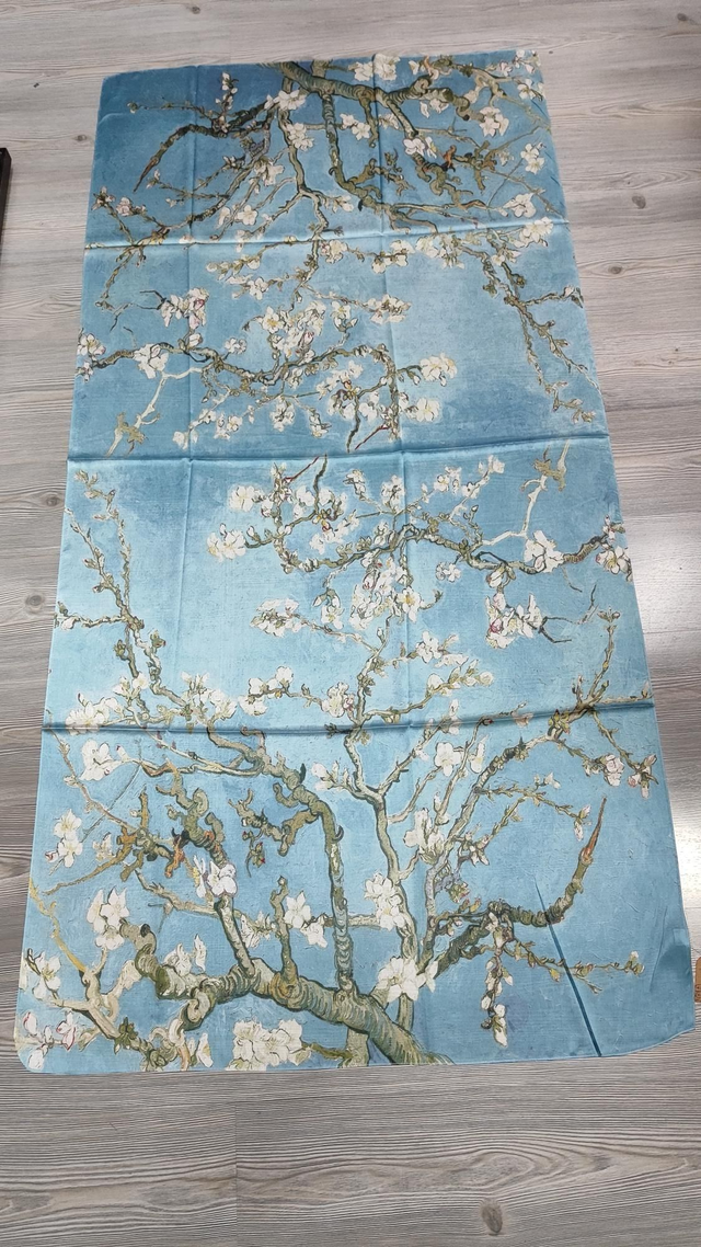 Stola Mandorlo in seta di Vincent Van Gogh 