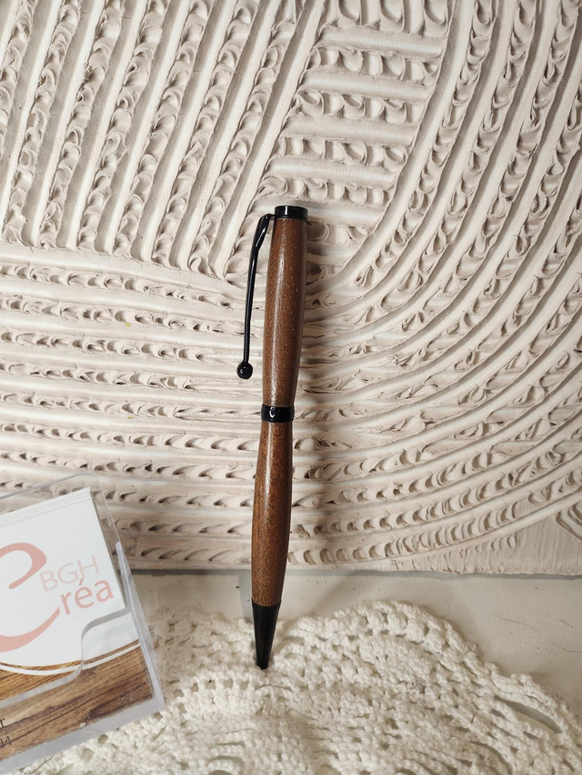 Stylo bois cèdre rouge pointe noire