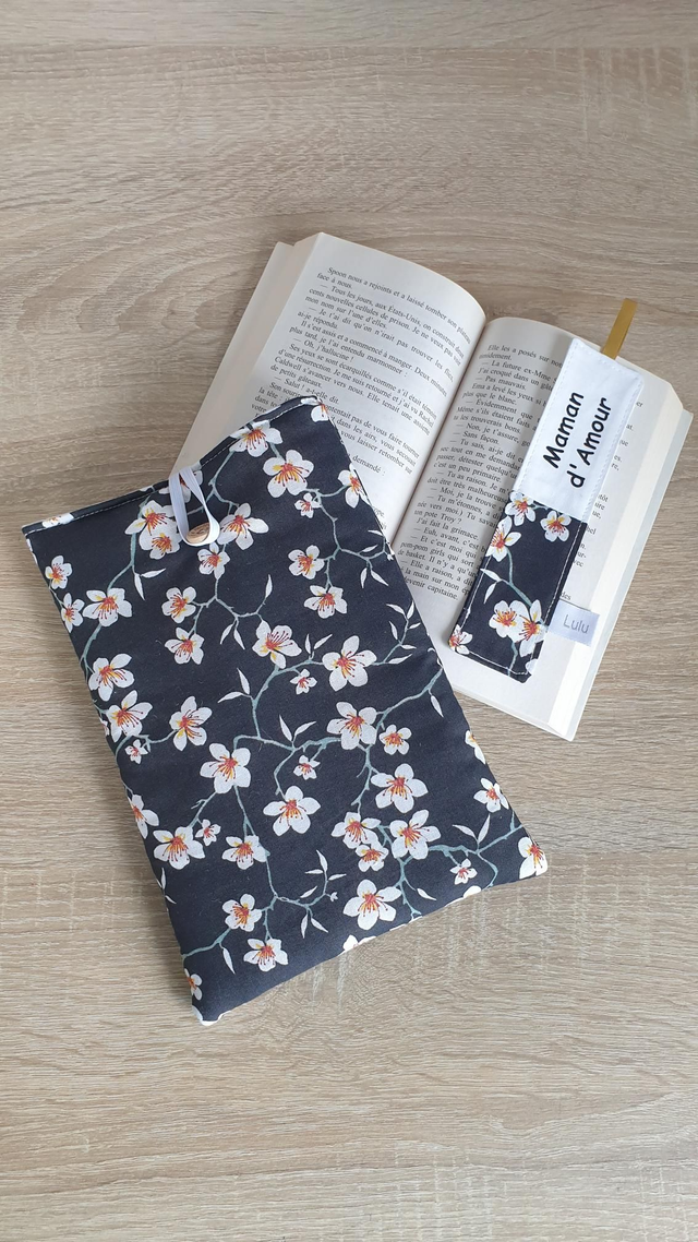Pochette à livre + marque pages fleuri noir