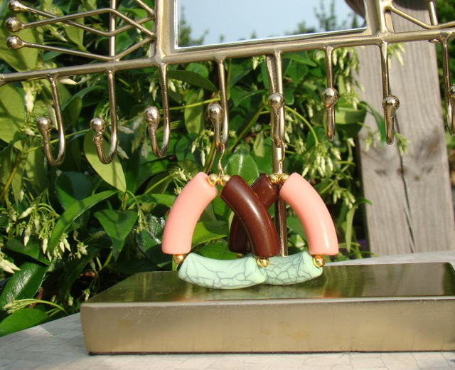 Boucles d&#039;oreilles perles tubes incurvées Toot Gaya Sharad Rtu