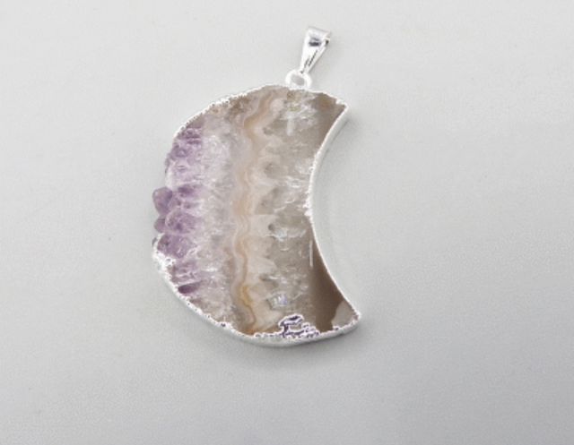 Agate Cresent Moon Pendant