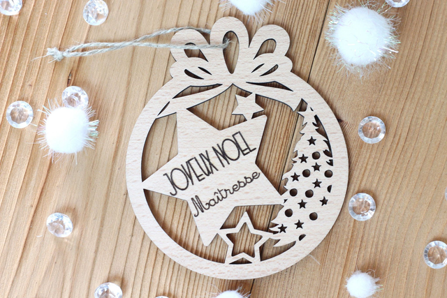 Boule de Noël personnalisée (Sans prénom) en bois massif - Modèle Sapin / Etoile