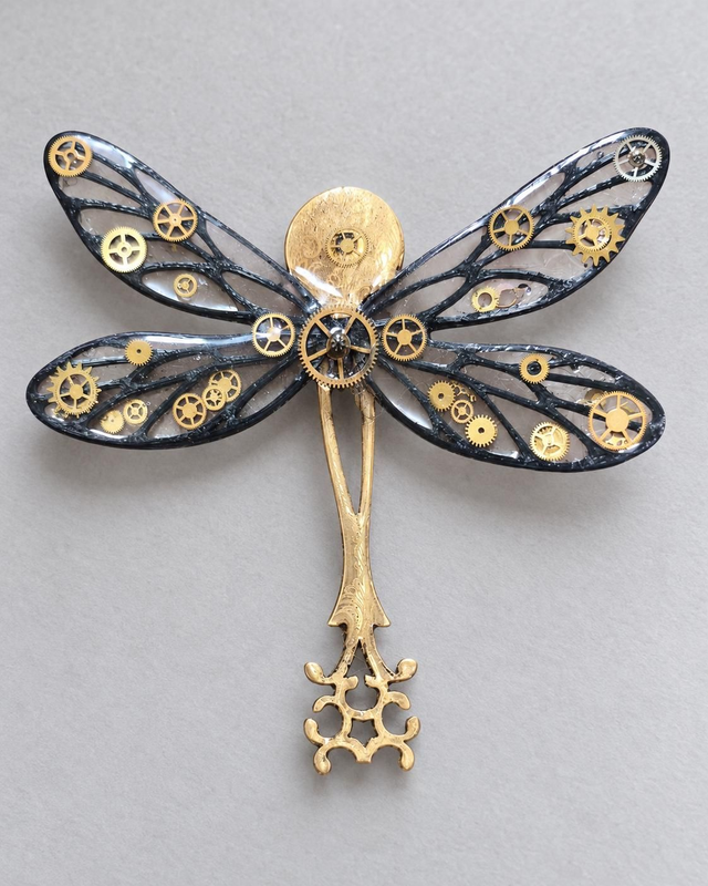 Broche libellule recyclage 