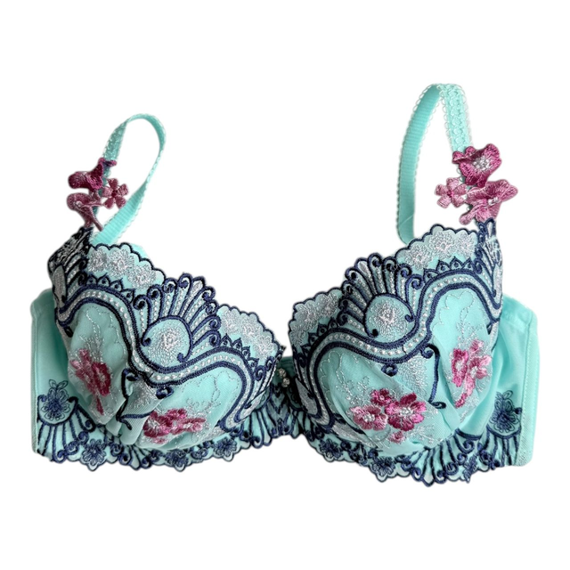 Blue intricately embroidered Japanese Bra UK 32B   