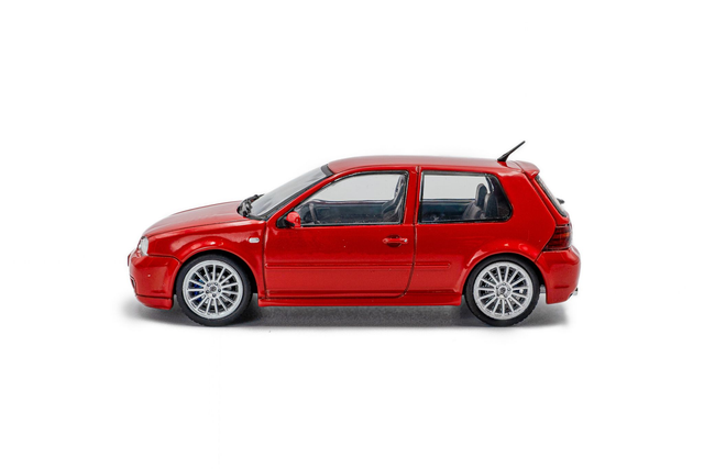 Volkswagen Golf IV R32 Toronto Red 2003 Solido S4313604 1/43