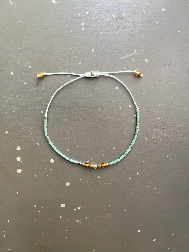 Bracelet d&#039;amitié turquoise et camel