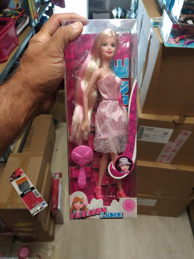 POUPÉE FASHION LINE