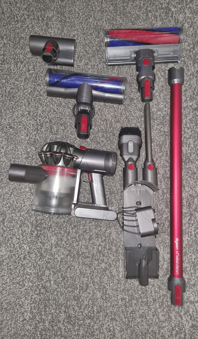 Dyson V7 motorhead extra Cordless Vacuum Cleaner #77