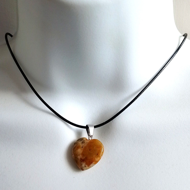 PU Leather Adjustable Necklace With Natural Crazy Agate Heart Pendant