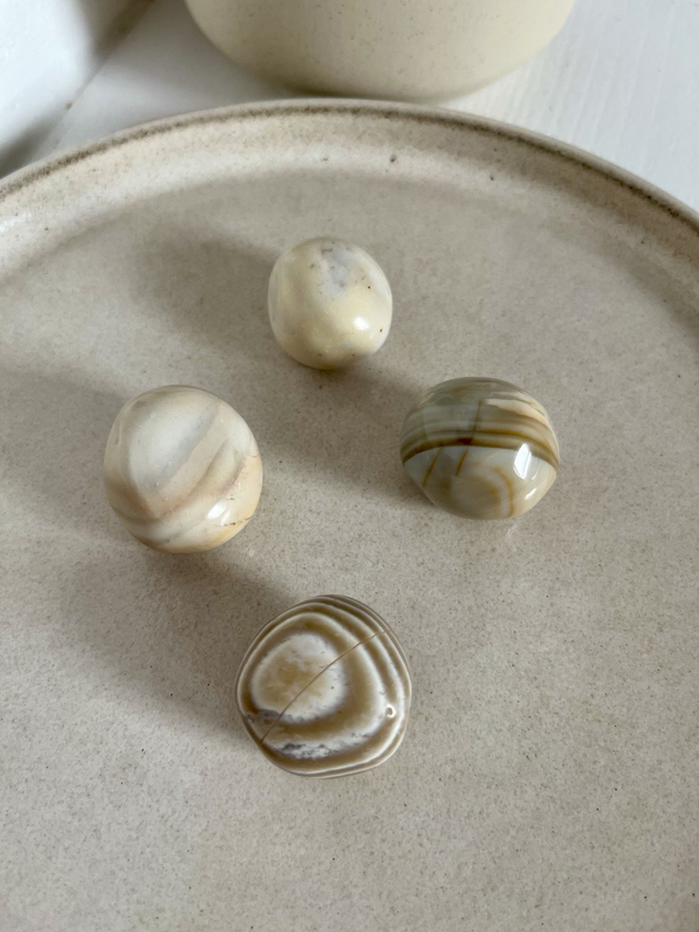 Ground yourself - Dein Flint Jaspis Trommelstein