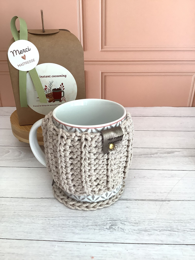 Coffret cocooning Tasse + sous tasse + manteau de tasse au crochet