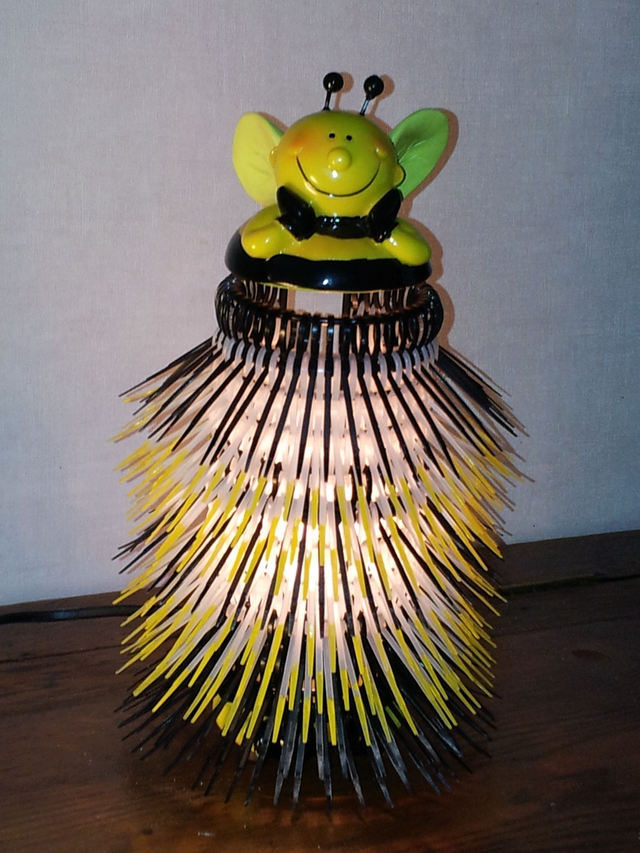 Lampe &quot;Maya l&#039;abeille&quot;  H30cm