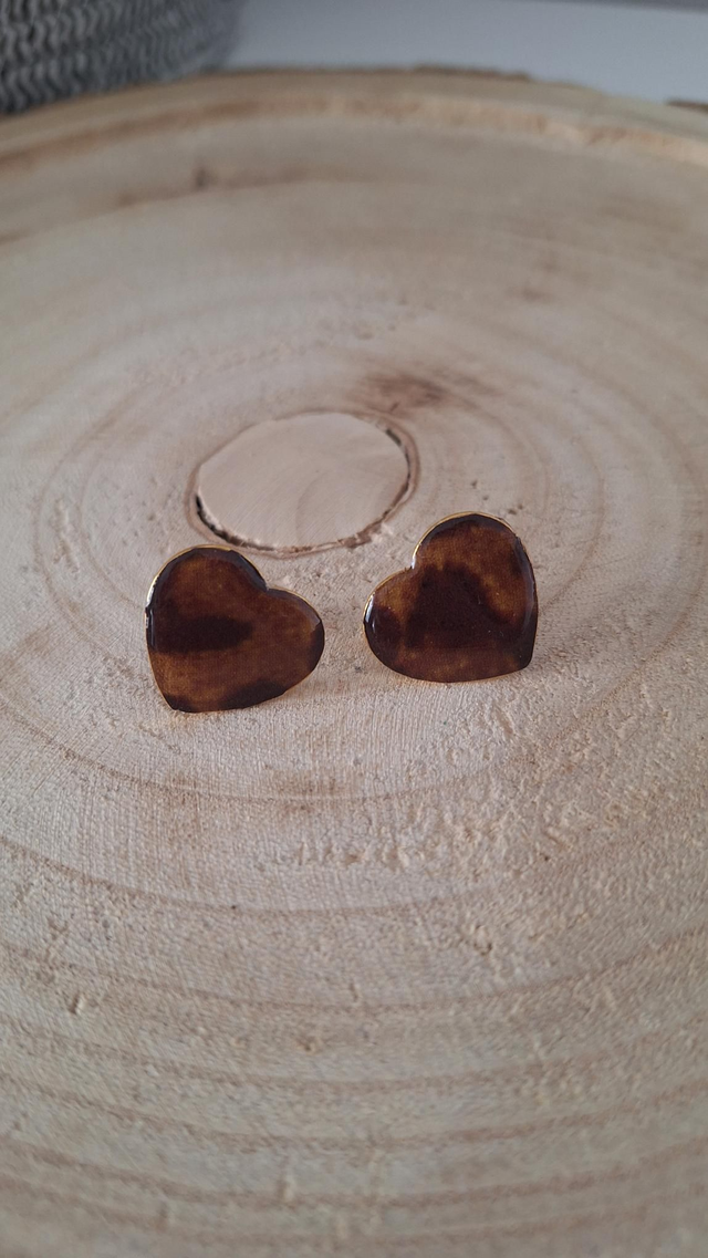 Puces d&#039;oreilles cœurs effet léopard 