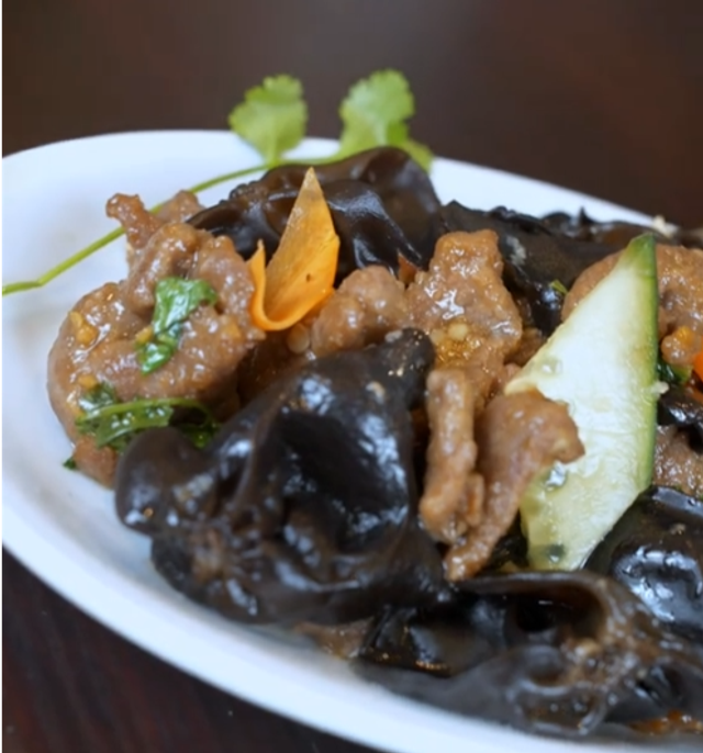 bœuf champignons noirs  