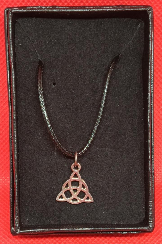 Small Tibetan Silver Triquetra Pendant Necklace.