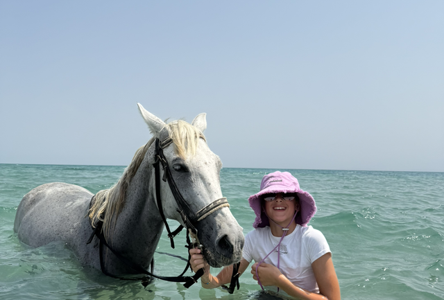 Horse riding + swim with horse ( 2h ) 