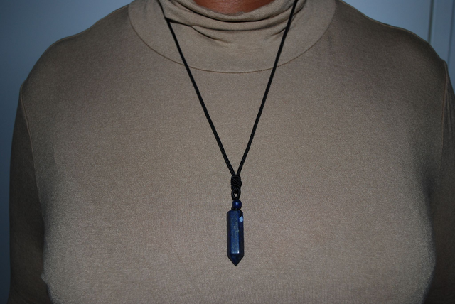 Collier lapis-lazuli pointe