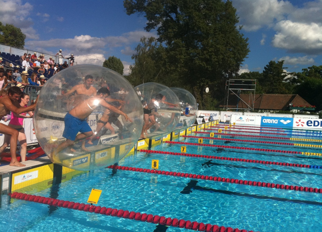 Location: Water Ball (48 à 72h.)