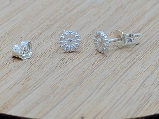 XSmall Daisy Earrings