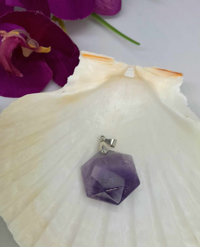 Pendentif hexagonale en améthyste