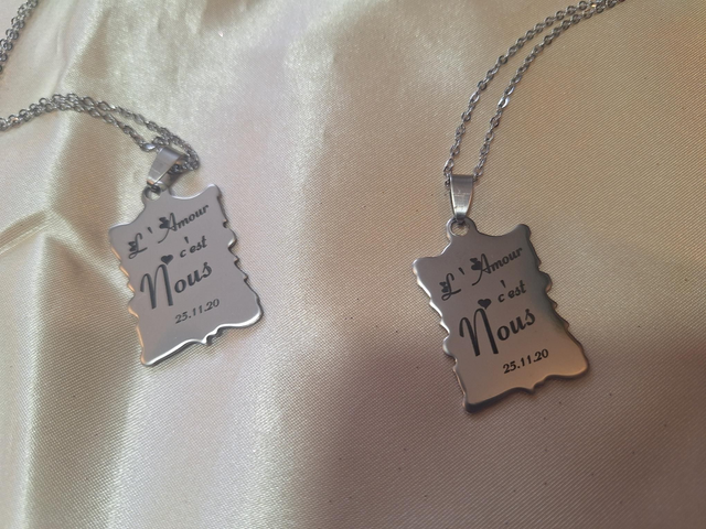 Collier pendentif parchemin argenté Personnalisé