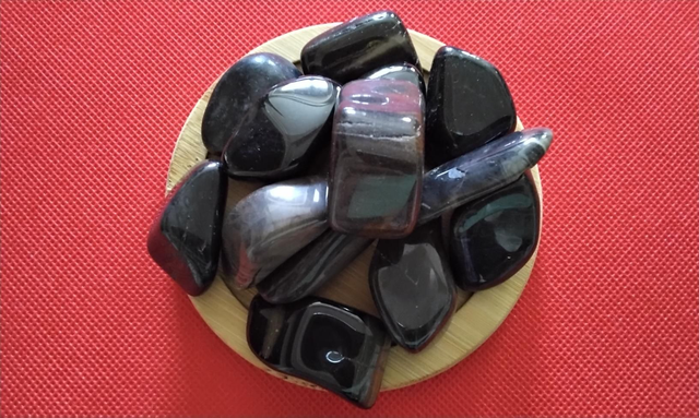 Bois noir fossilisé