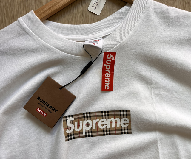 Supreme T-Shirt Box logo Burberry Size XL - NEW