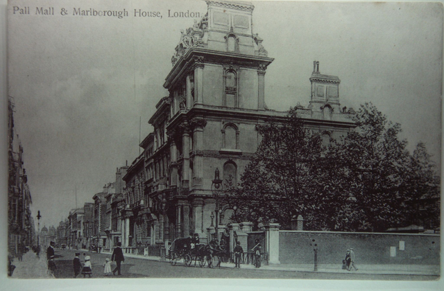 Pall Mall &amp; Marlborough House, London - Postcard - unposted Unbranded postcard Our Ref A323 £3.00