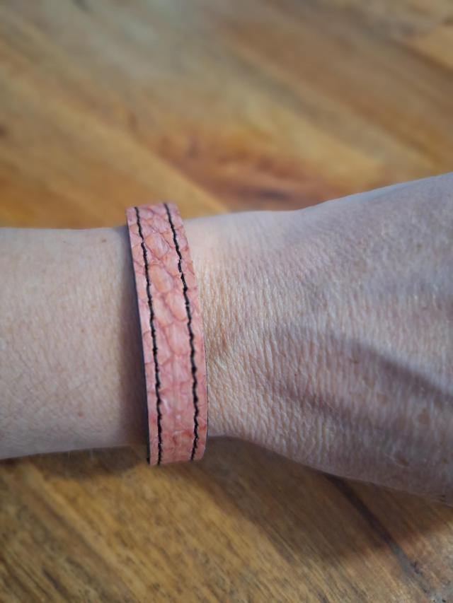 Bracelet en cuir de saumon 