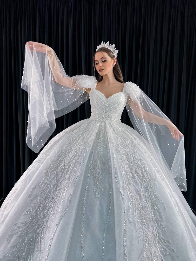 Robe de Mariée Princesse Col Coeur Manches Longues Volantes avec Paillettes / Réf RMP08