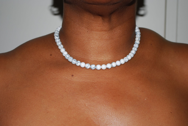 Colliers en howlite