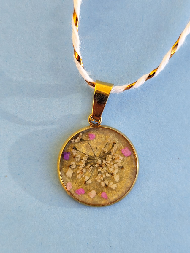 Pendentif rond &quot;Poésie Suspendue&quot;