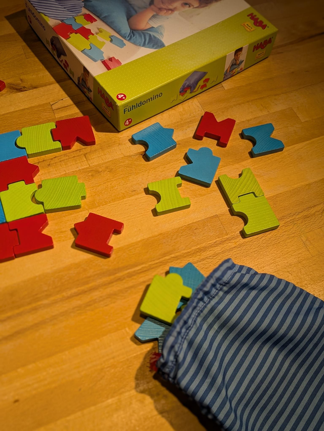 Tactile Domino Haba - Prix neuf : 29.95 euros