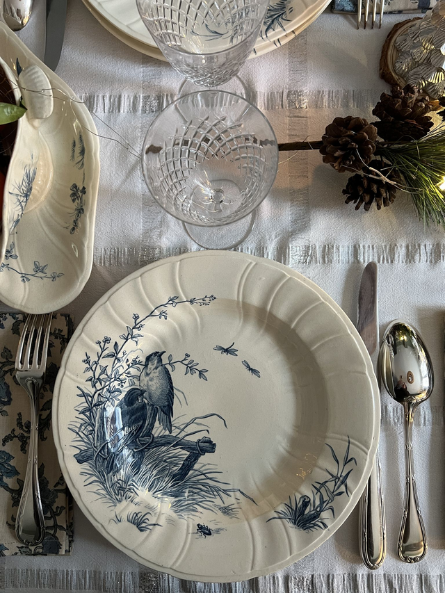 OISEAUX - Suite de 6 assiettes creuses aux Oiseaux par la manufacture française de Gien - Terre de Fer